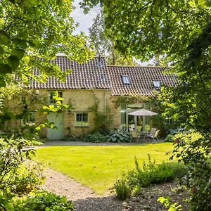 The Coach House At Noelle's Pickering